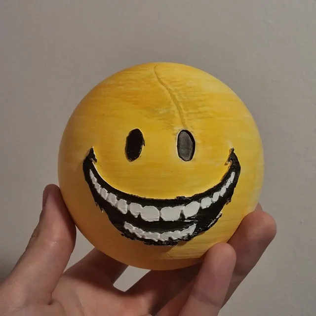 Verity Smiley Ball — Minecraft Horror Figure 3D model by admine